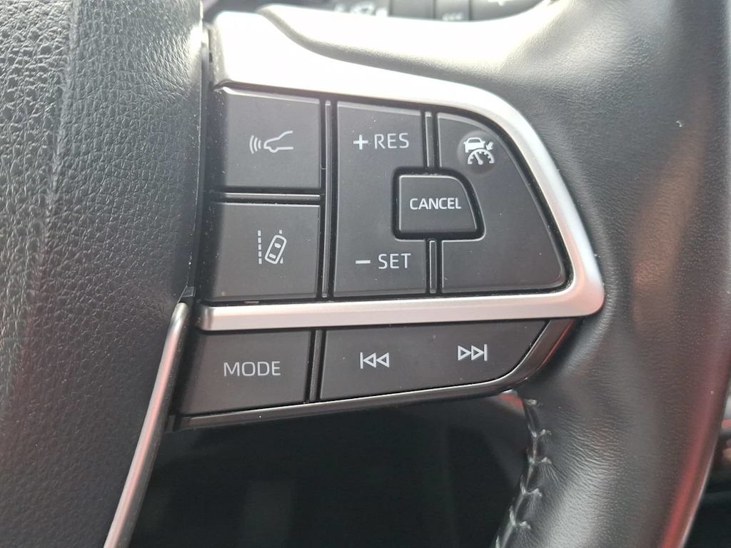 Thumbnail: 2023 Toyota Highlander - 26