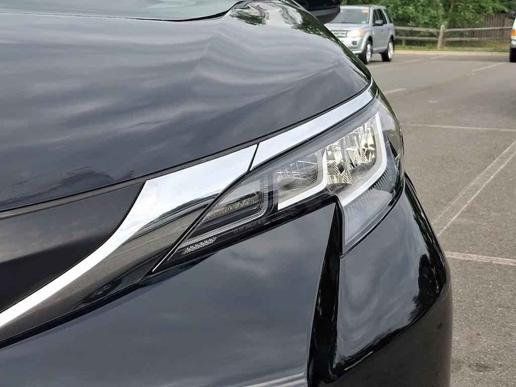 Thumbnail: 2021 Toyota Sienna - 18