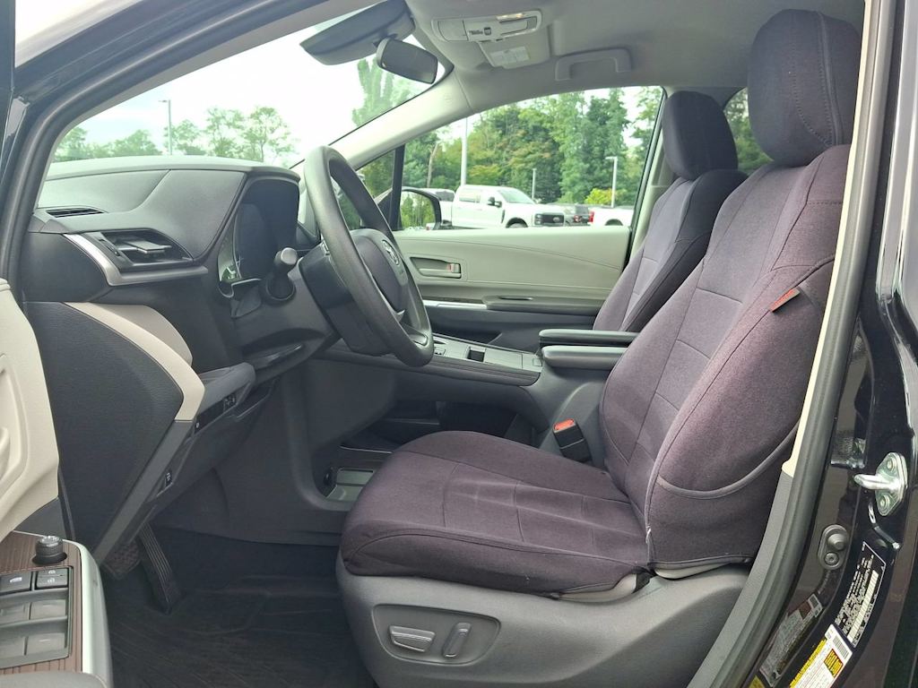 Thumbnail: 2021 Toyota Sienna - 6