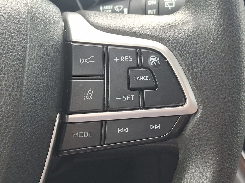 Thumbnail: 2021 Toyota Sienna - 28