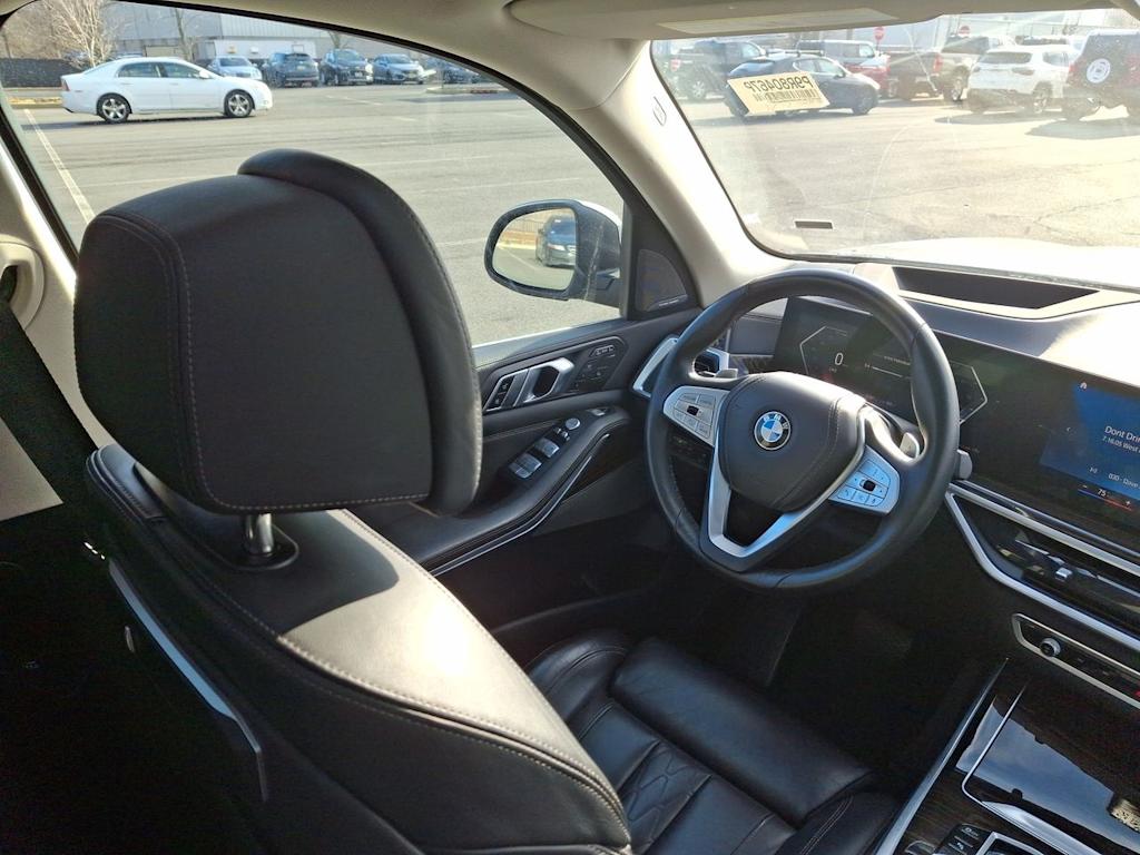 Thumbnail: 2023 BMW X7 - 8