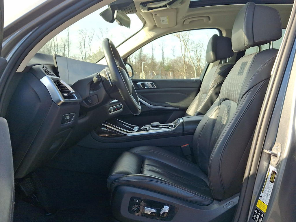 Thumbnail: 2023 BMW X7 - 9