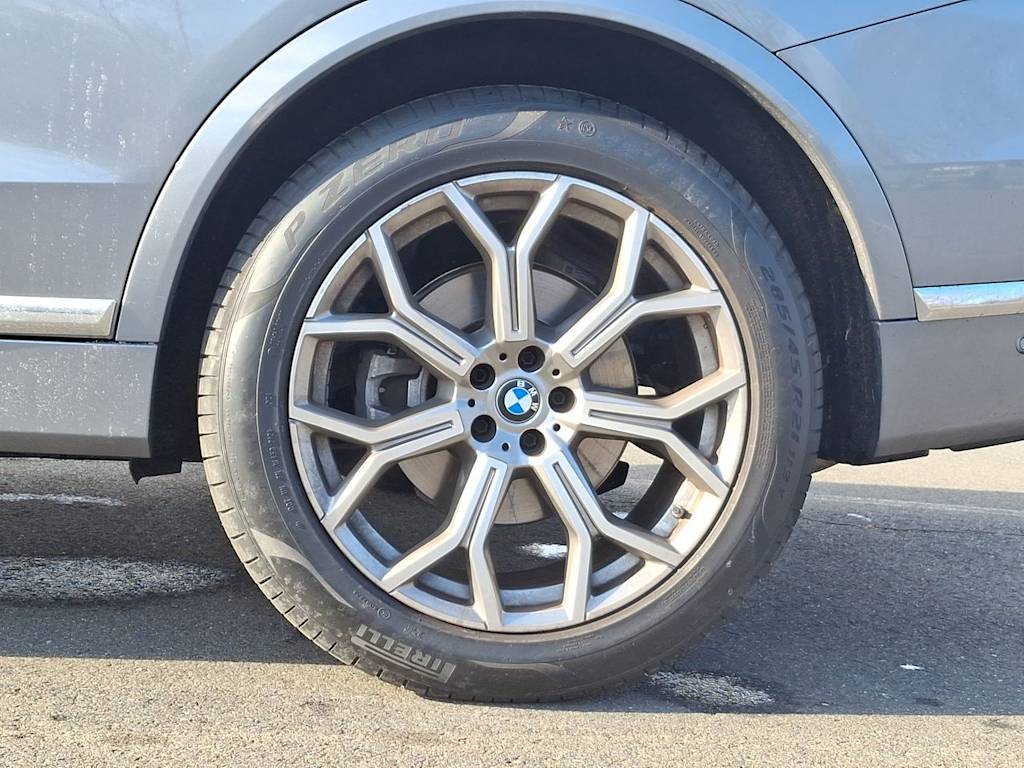 Thumbnail: 2023 BMW X7 - 7