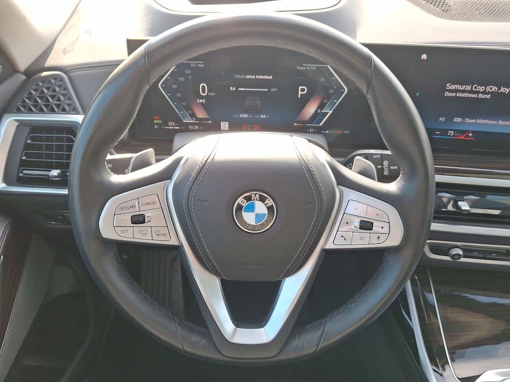 Thumbnail: 2023 BMW X7 - 11