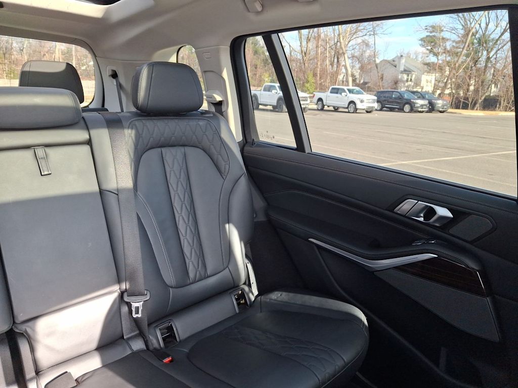 Thumbnail: 2023 BMW X7 - 23