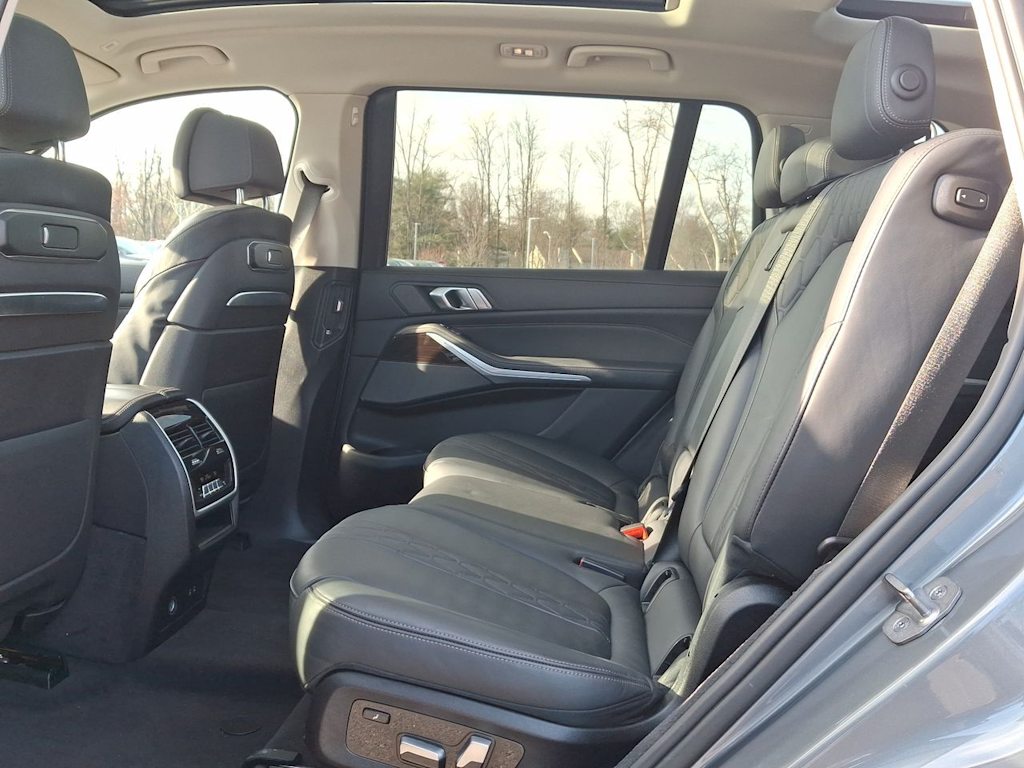 Thumbnail: 2023 BMW X7 - 29