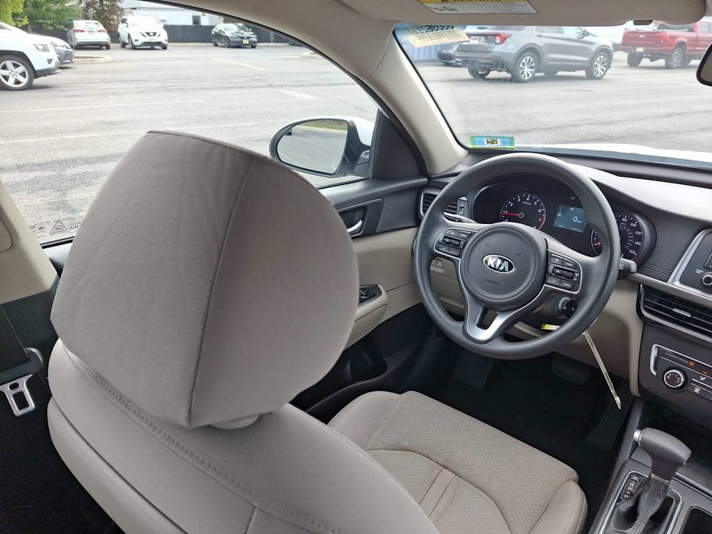Thumbnail: 2016 Kia Optima - 10