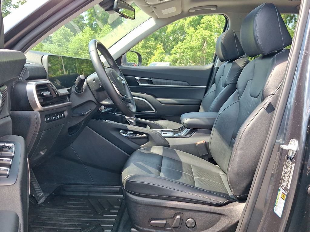 Thumbnail: 2023 Kia Telluride - 8