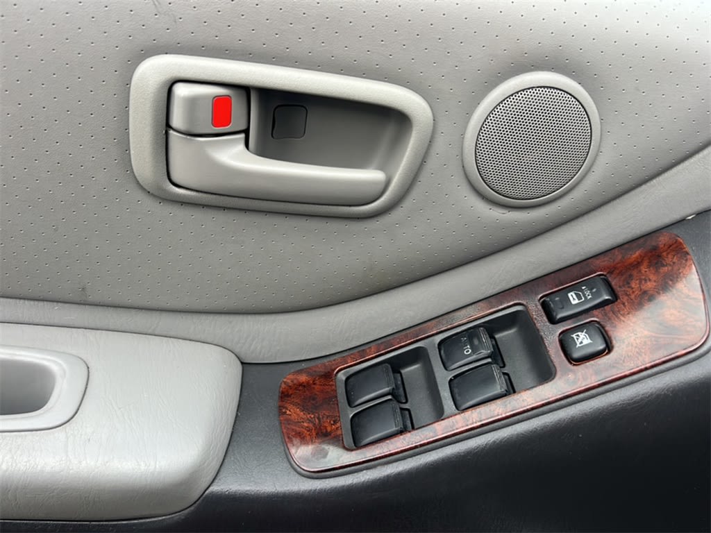2005 Toyota Highlander Base 17