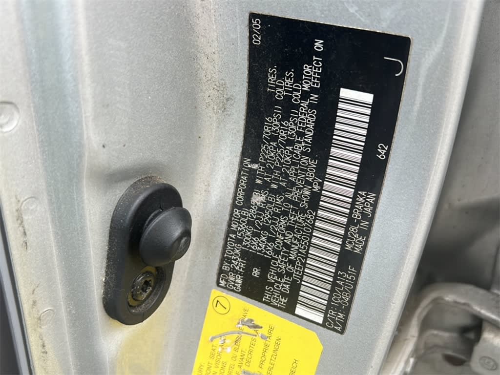 2005 Toyota Highlander Base 11