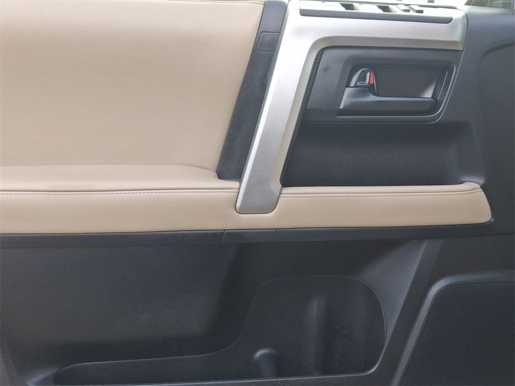 Thumbnail: 2013 Toyota 4Runner - 23