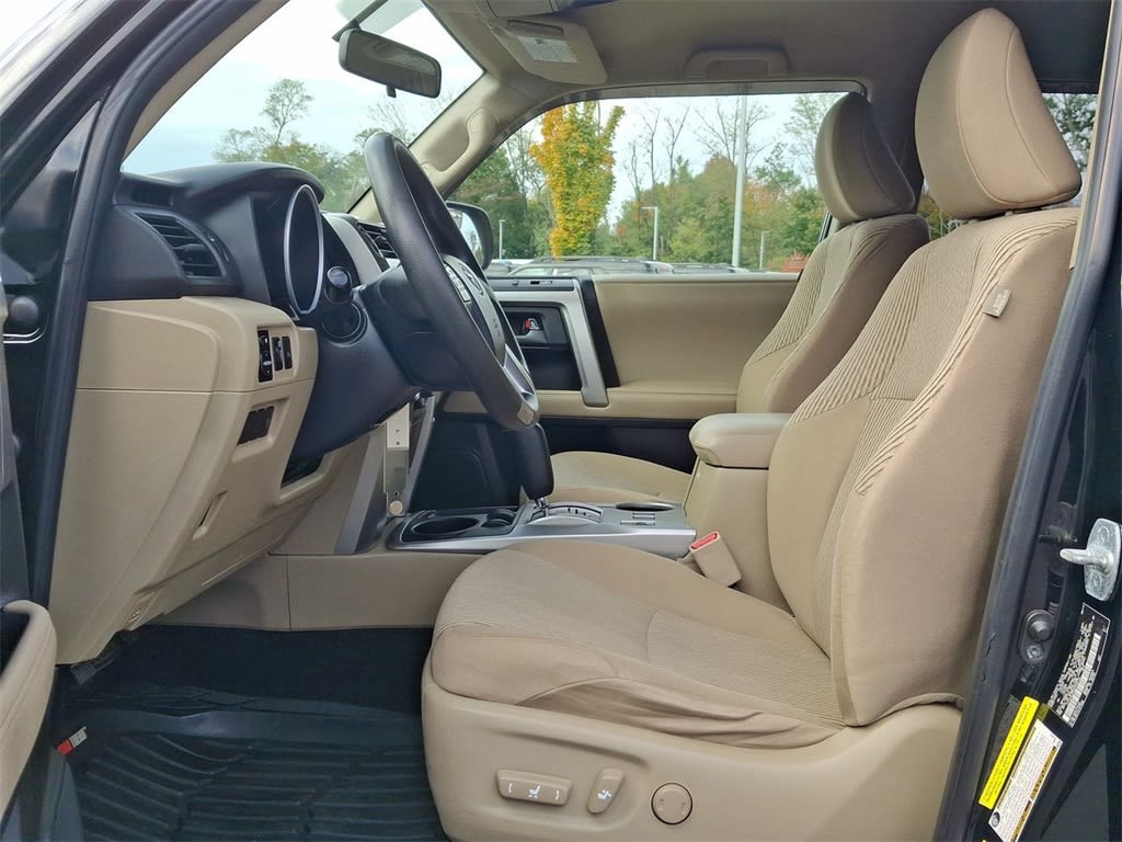 Thumbnail: 2013 Toyota 4Runner - 9