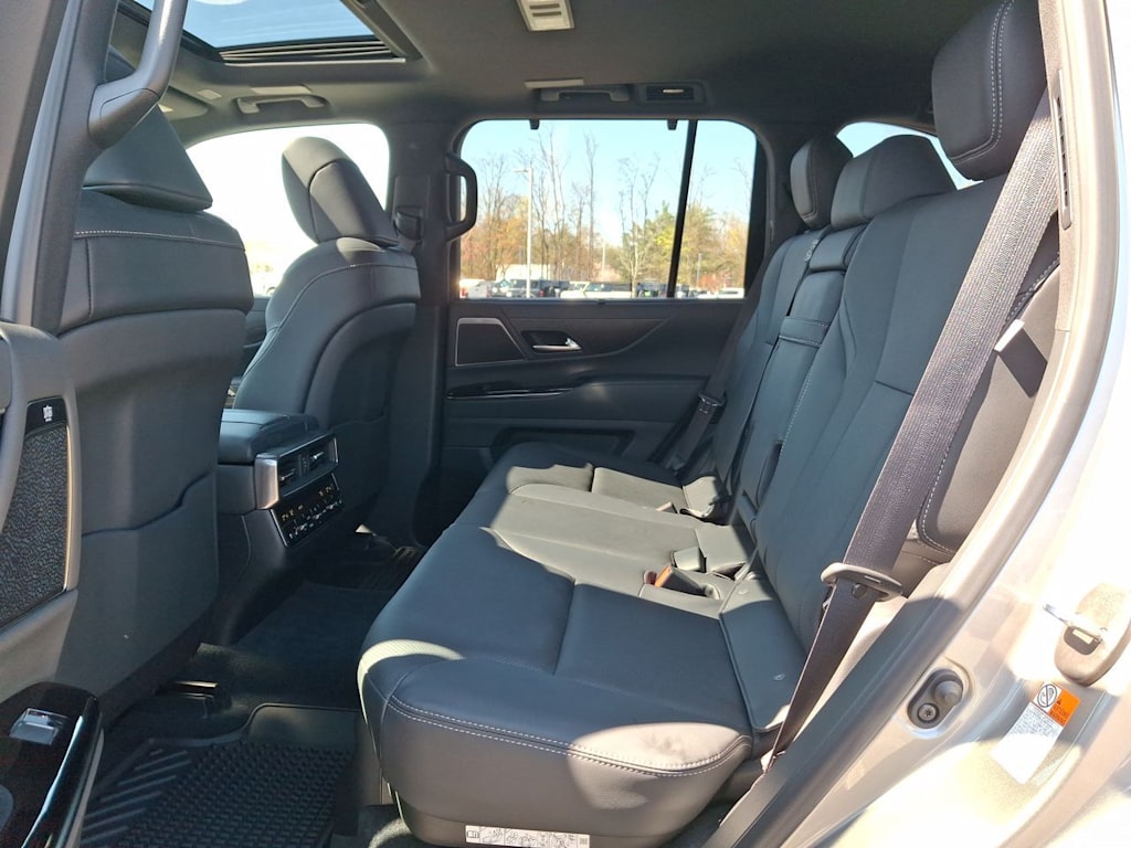 Thumbnail: 2025 Lexus ES - 29