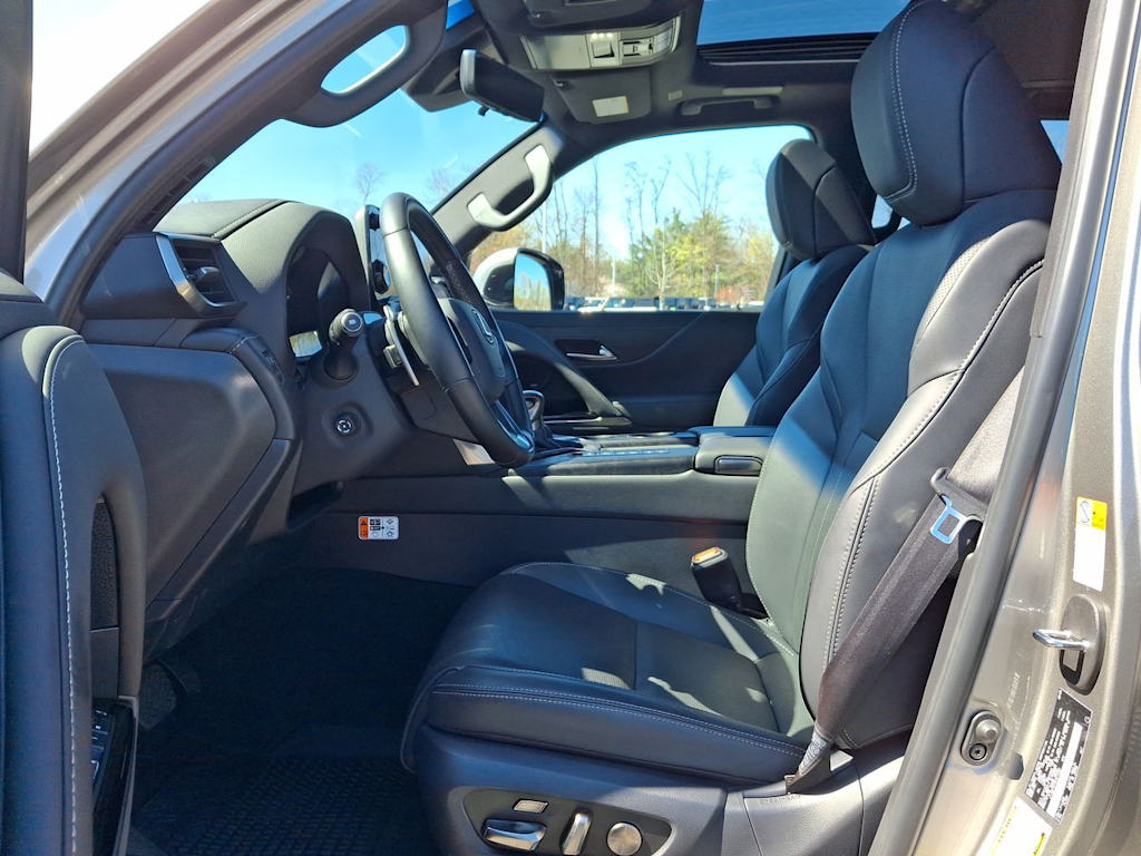 Thumbnail: 2025 Lexus ES - 24