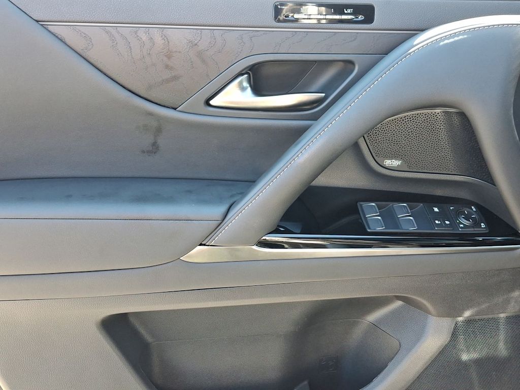 Thumbnail: 2025 Lexus ES - 23