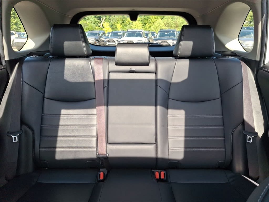 Thumbnail: 2019 Toyota RAV4 - 9