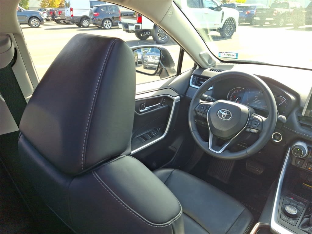 Thumbnail: 2019 Toyota RAV4 - 7