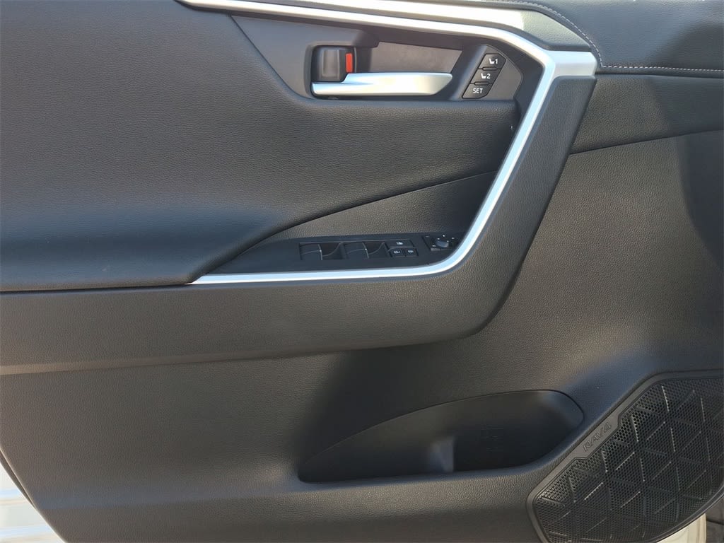 Thumbnail: 2019 Toyota RAV4 - 24