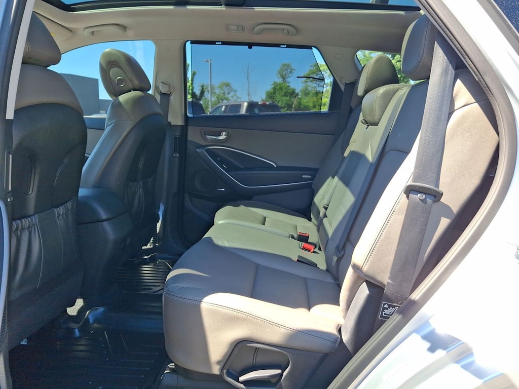 Thumbnail: 2016 Hyundai Santa Fe - 28