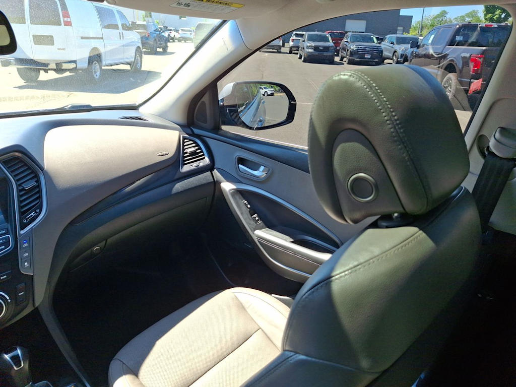 Thumbnail: 2016 Hyundai Santa Fe - 7