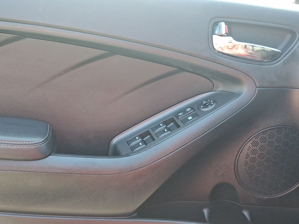 Thumbnail: 2016 Kia Forte - 24