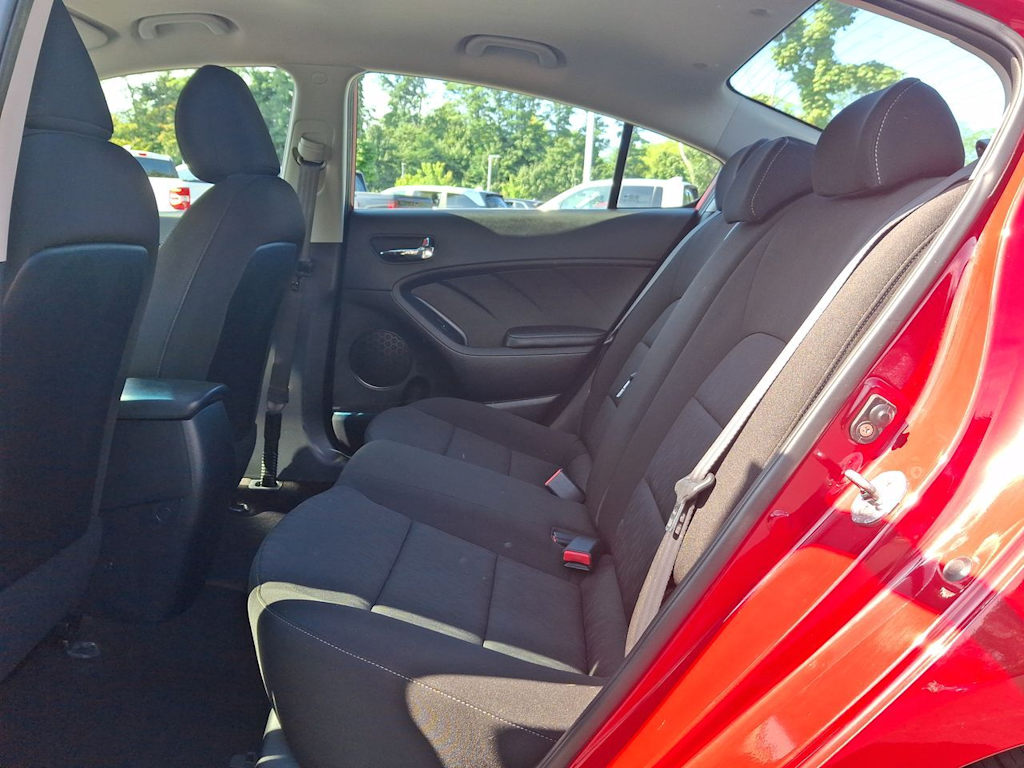 Thumbnail: 2016 Kia Forte - 28