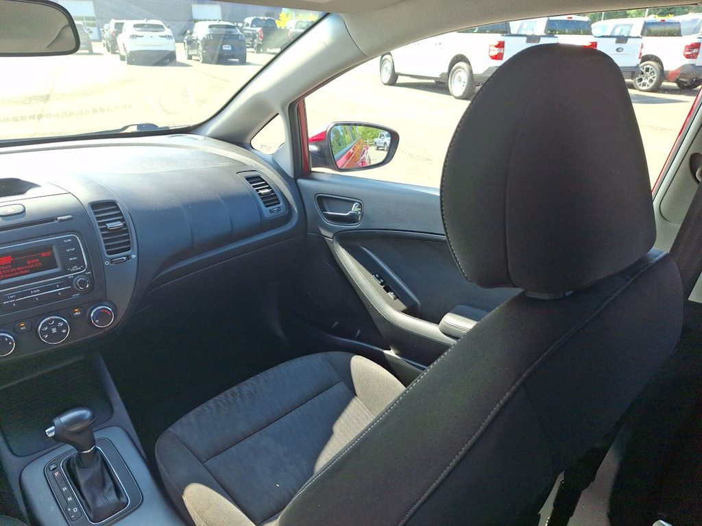 Thumbnail: 2016 Kia Forte - 21