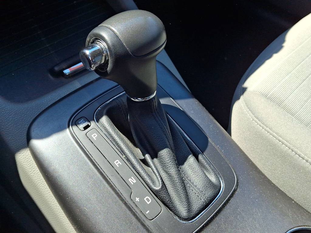 Thumbnail: 2015 Kia Forte - 14