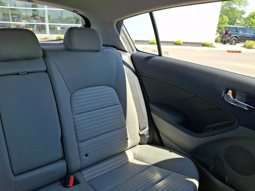 Thumbnail: 2015 Kia Forte - 23