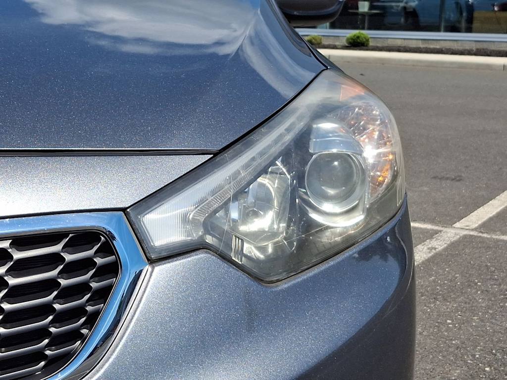 Thumbnail: 2015 Kia Forte - 30