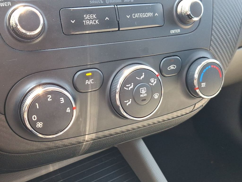 Thumbnail: 2015 Kia Forte - 28