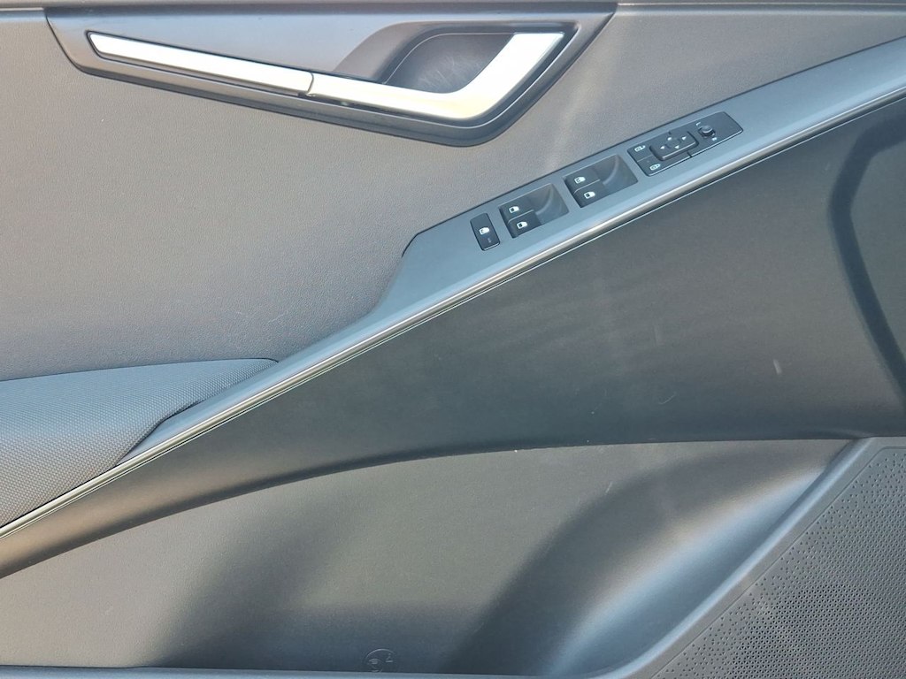 Thumbnail: 2026 Kia Niro - 23