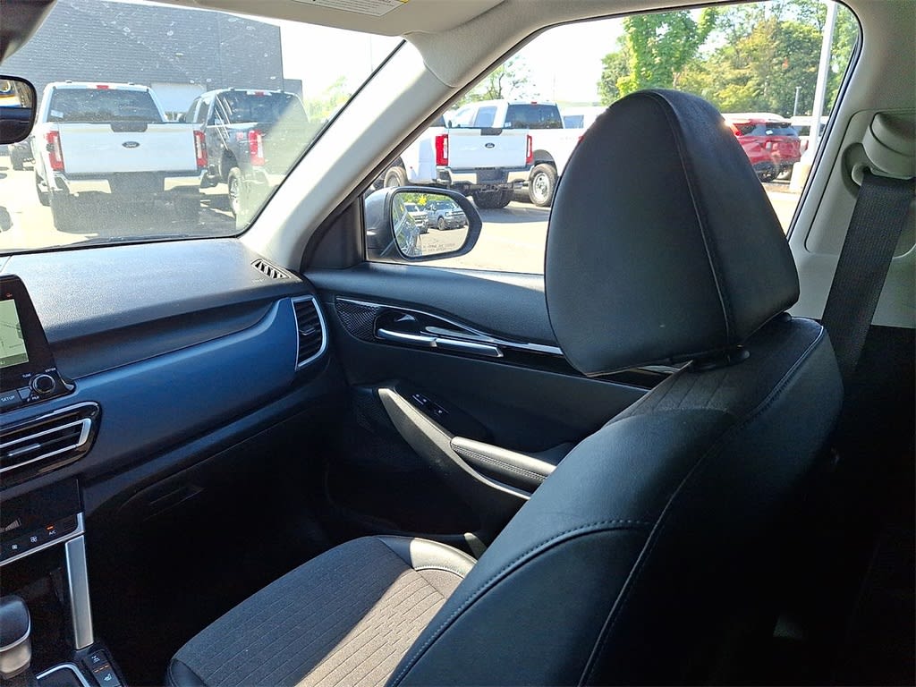 Thumbnail: 2022 Kia Seltos - 8