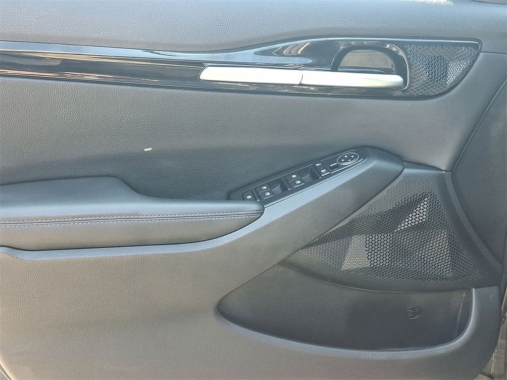 Thumbnail: 2022 Kia Seltos - 22