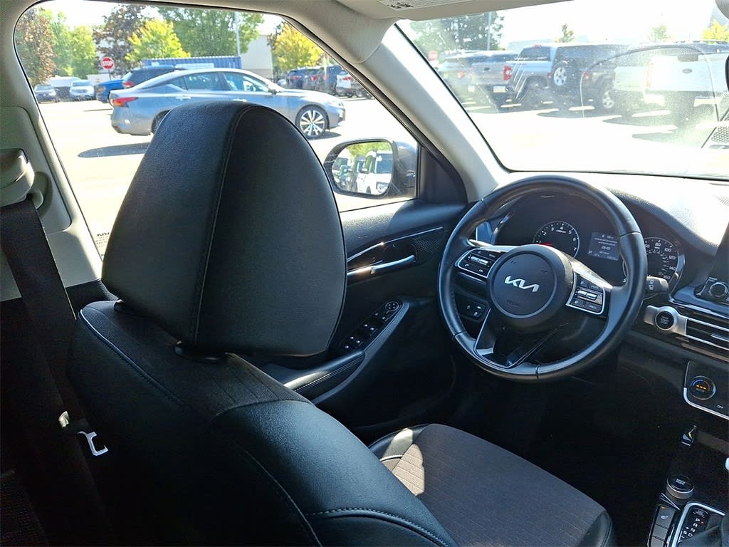 Thumbnail: 2022 Kia Seltos - 11