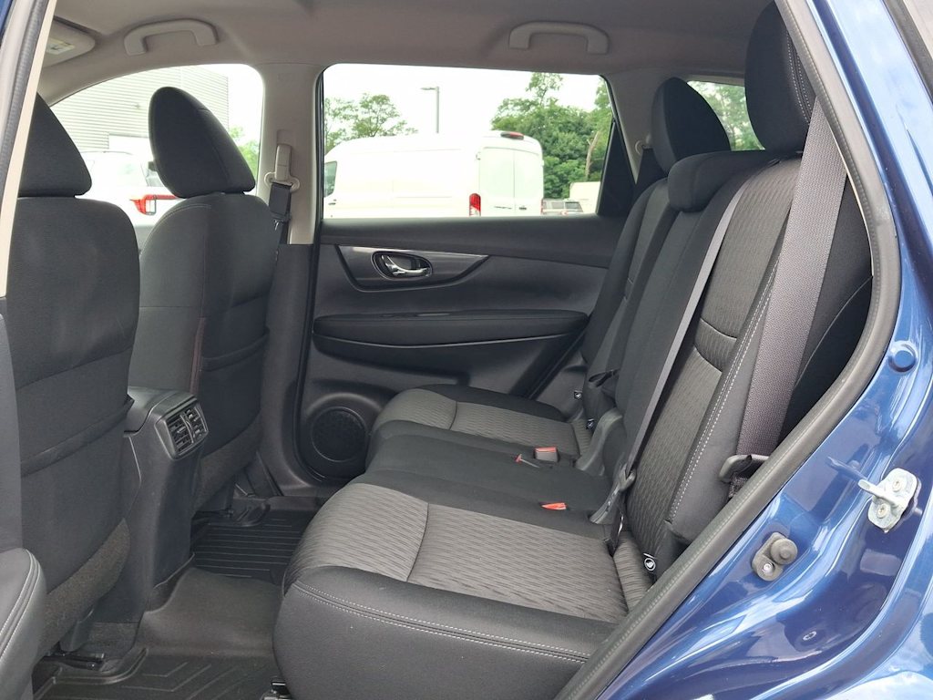 Thumbnail: 2017 Nissan Rogue - 28