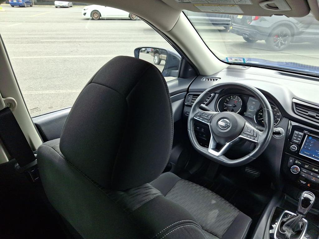Thumbnail: 2017 Nissan Rogue - 11
