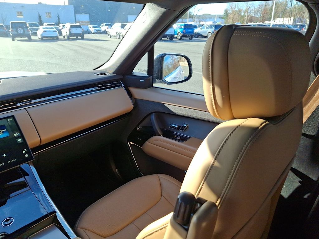 Thumbnail: 2025 Land Rover Range Rover Sport - 21