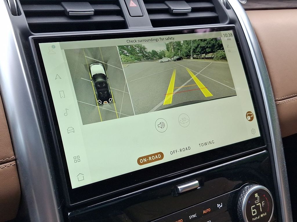 Thumbnail: 2023 Land Rover Discovery - 24