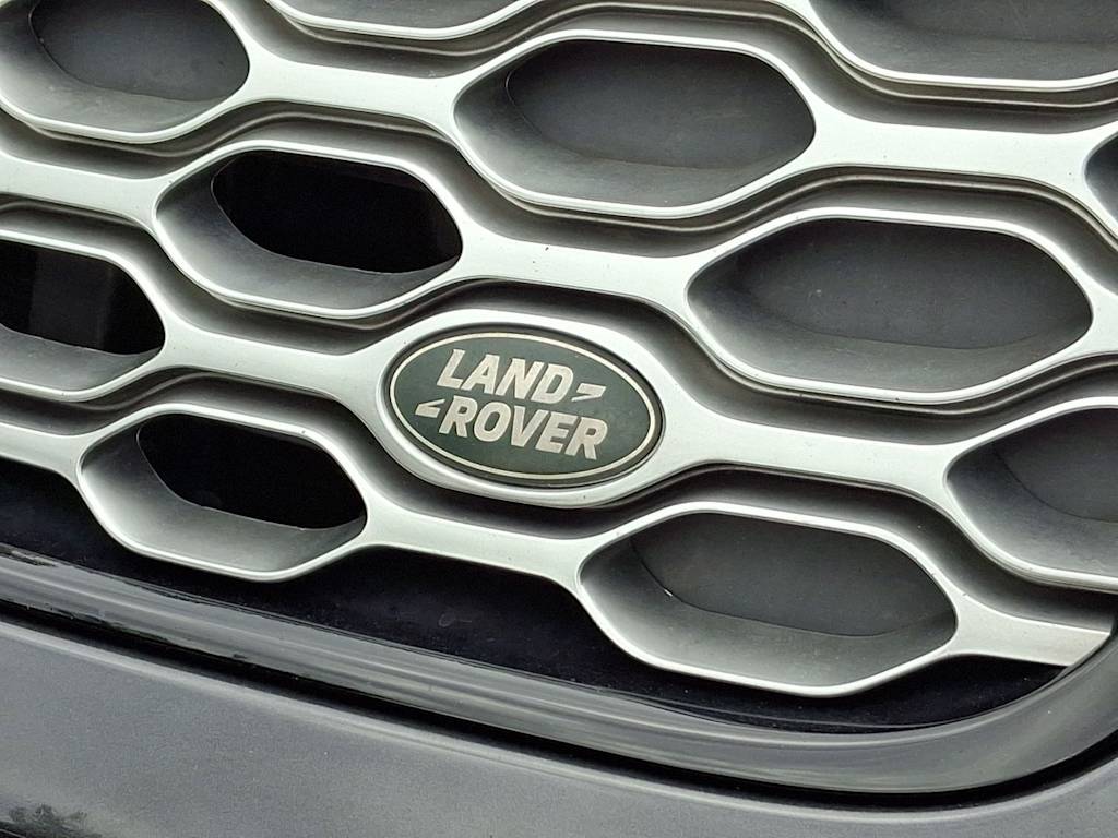 Thumbnail: 2023 Land Rover Discovery - 29