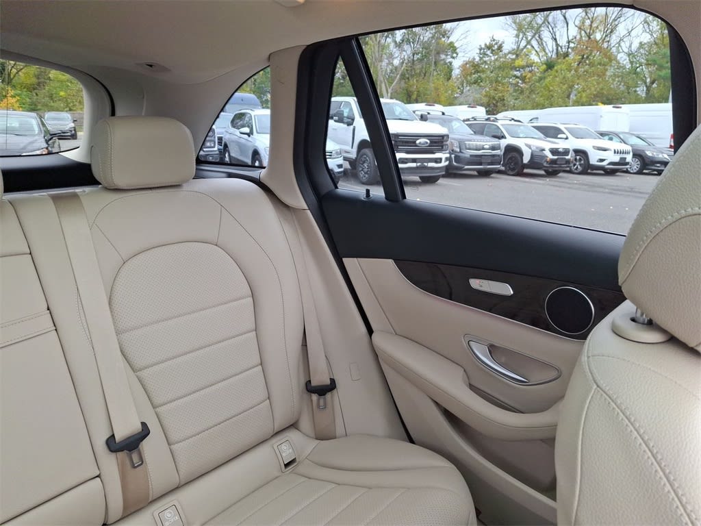 Thumbnail: 2022 Mercedes-Benz GLC - 21