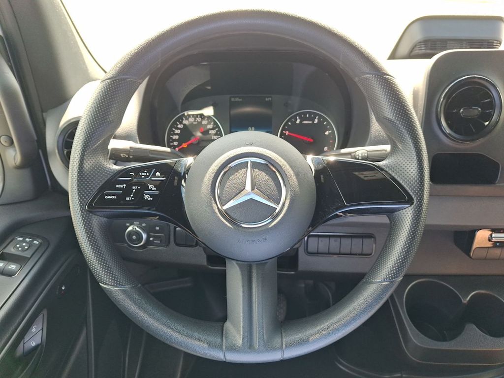 Thumbnail: 2025 Mercedes-Benz Sprinter - 2