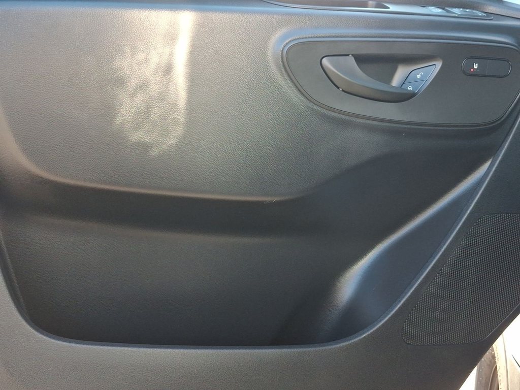 Thumbnail: 2024 Mercedes-Benz Sprinter - 21