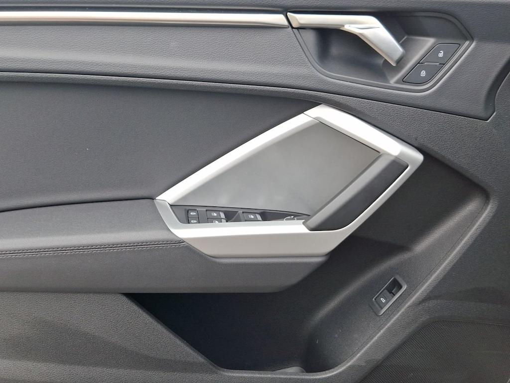 Thumbnail: 2025 Audi Q3 - 24