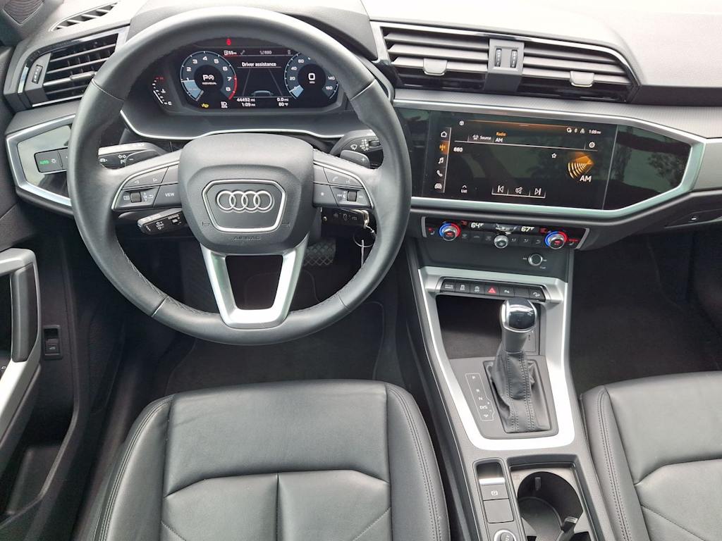 Thumbnail: 2025 Audi Q3 - 12