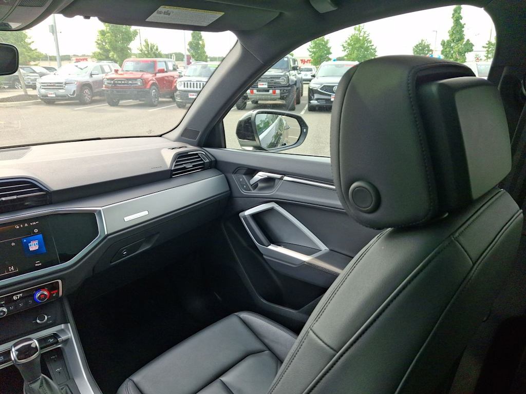 Thumbnail: 2025 Audi Q3 - 7