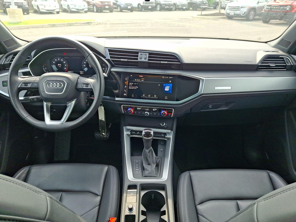 Thumbnail: 2025 Audi Q3 - 2
