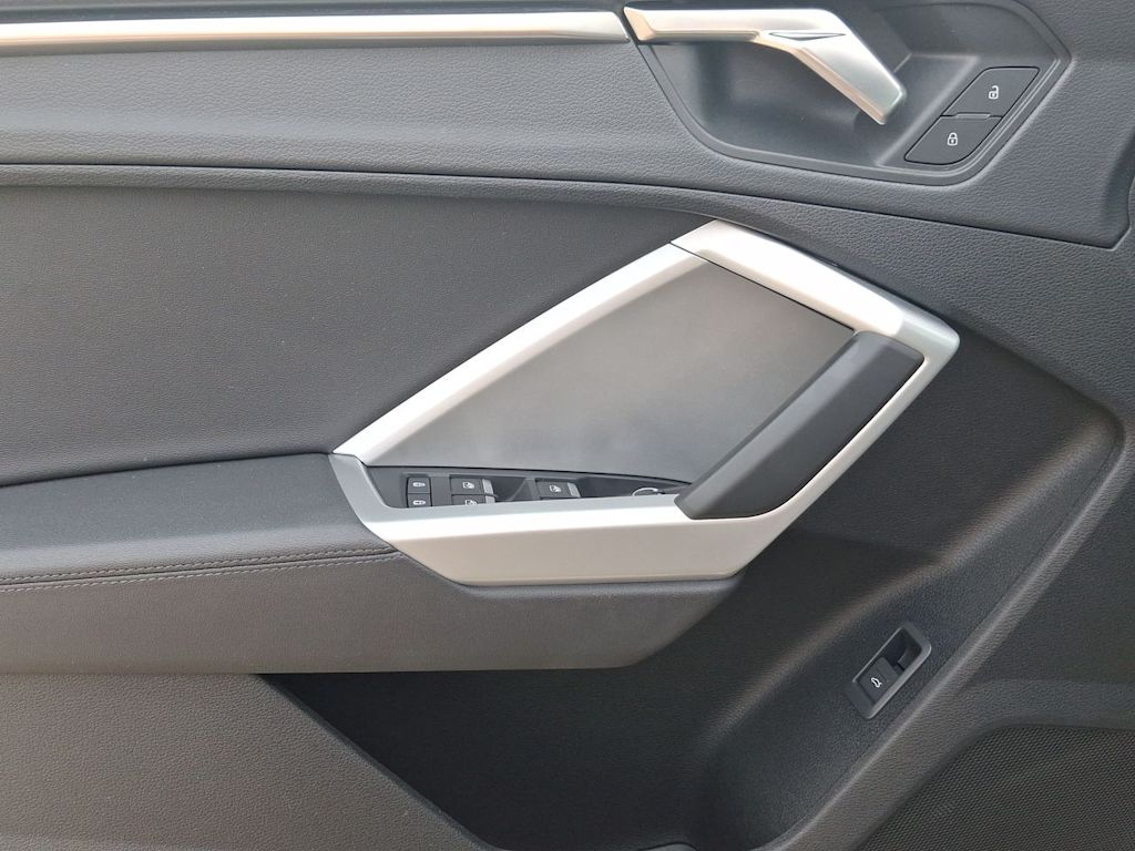 Thumbnail: 2025 Audi Q3 - 23