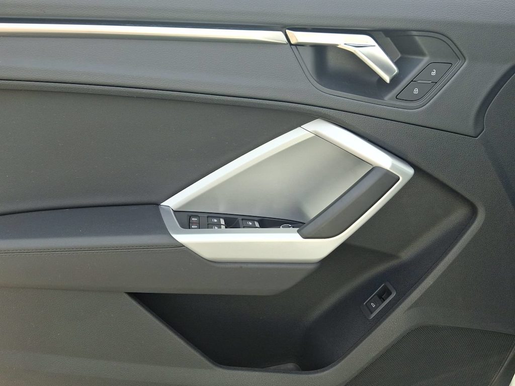 Thumbnail: 2025 Audi Q3 - 25