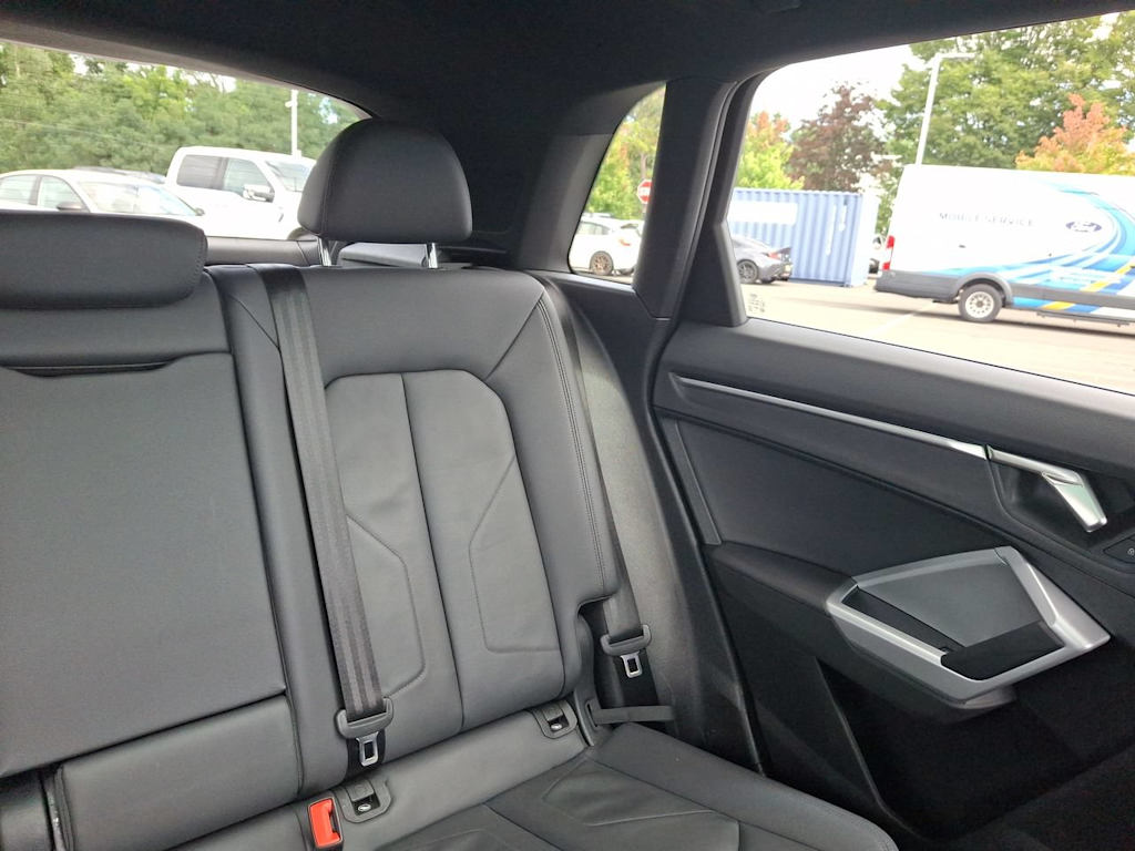 Thumbnail: 2025 Audi Q3 - 24